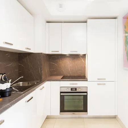 Victoria Palace - Monaco - 3 Pieces - Garage Apartment *
